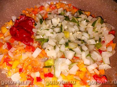 суп с ребрышками и перловкой рецепт. 04. суп с ребрышками и перловкой рецепт фото. суп с ребрышками и перловкой рецепт-04. картинка суп с ребрышками и перловкой рецепт. картинка 04. Суп с перловкой на свиных ребрышках стал одним из самых востребованных первых блюд в нашей семье. Мне, к примеру. Как и моему мужу, особенно нравится вкус перловочки. Она придает как-то утонченности и неповторимости горячему лакомству. Я же об интересном супчике узнала сравнительно недавно. Все как-то варила супы с добавлением макарон. А тут, поехала как-то в гости к подружке с ночевкой, она и угостила меня супом с перловкой. Вкус мне понравился, только подруга его варила диетическим, без мяса и зажарочки.