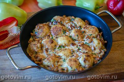 Рыбные фрикадельки в сливочно-грибном соусе