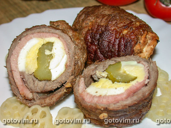 Колбаски из телятины с огурцом и яйцом. Фотография рецепта