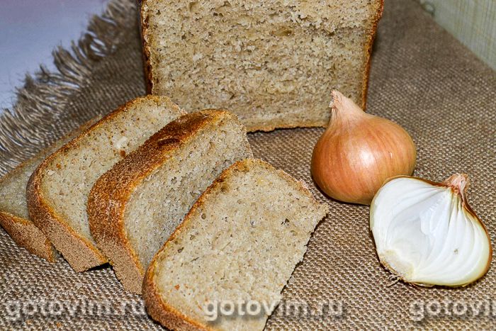 Луковый хлеб на ржаной закваске в хлебопечке. Фотография рецепта
