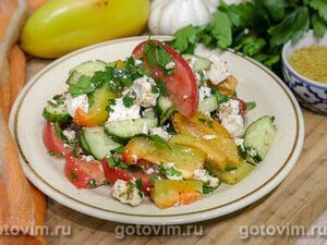 Овощной салат с адыгейским сыром и сванской солью