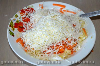 Салат из лапши быстрого приготовления с плавленым сырком и морковью, Шаг 03