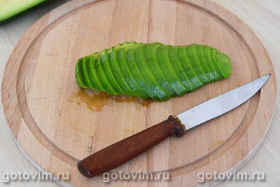 Овощной салат с авокадо и сухариками, Шаг 01
