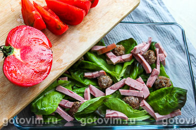 Салат для пикника с фрикадельками и рассольным сыром, Шаг 06