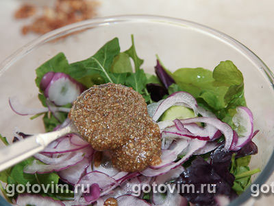 Зеленый салат с моцареллой и грецкими орехами, Шаг 04
