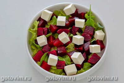 Салат со свеклой, сыром фета и грецкими орехами, Шаг 03