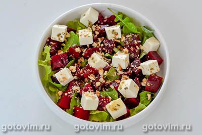 Салат со свеклой, сыром фета и грецкими орехами, Шаг 06