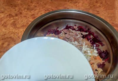 Салат из куриных желудков со свеклой и квашеной капустой, Шаг 06