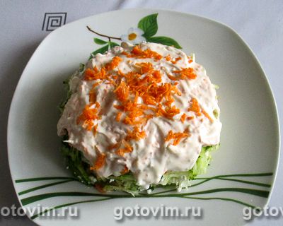 Слоеный салат с творогом, свежими овощами и грецкими орехами, Шаг 09