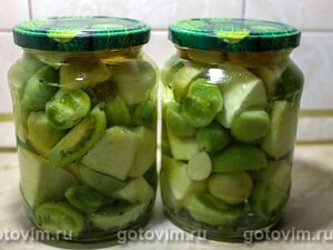 Салат из зеленых помидоров с кабачками н