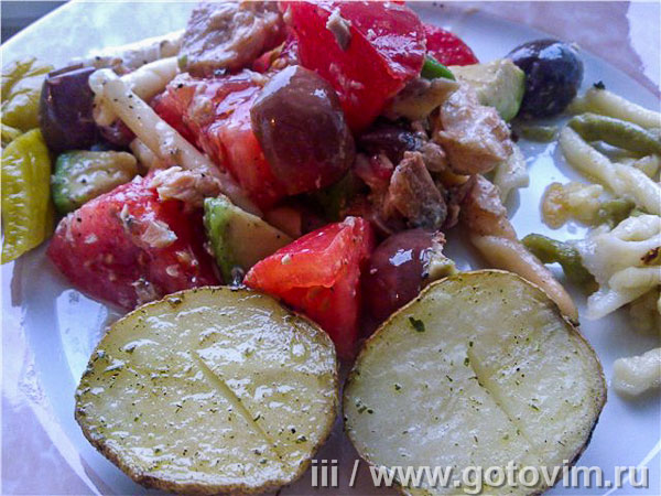 Макаронный салат с авокадо и горбушей. Фотография рецепта