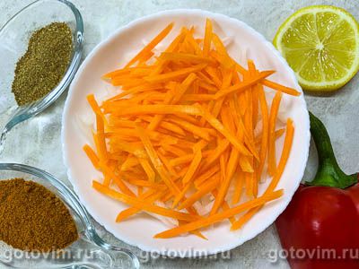 Салат из белой редьки с морковью, сладким перцем и ароматным маслом, Шаг 02