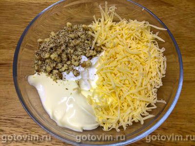 Салат из брокколи с орехово-сырной заправкой, Шаг 02