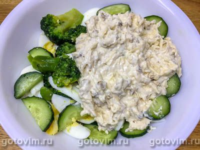 Салат из брокколи с орехово-сырной заправкой, Шаг 06