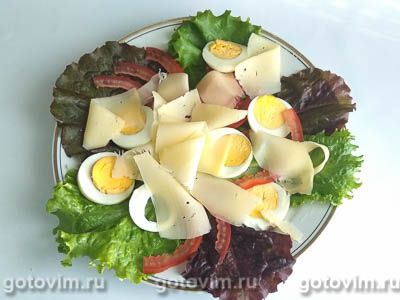 Салат из сыра с яйцом и красной редькой под острой заправкой, Шаг 07