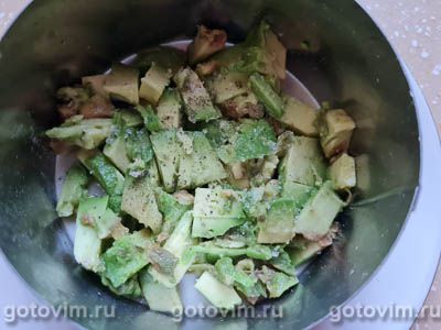 Салат из свеклы с орехами, черносливом, авокадо и яблоком, Шаг 02