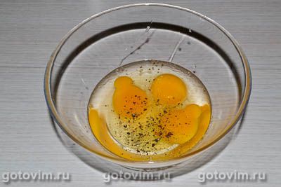 Салат с фунчозой, овощами и яичными блинчиками , Шаг 04