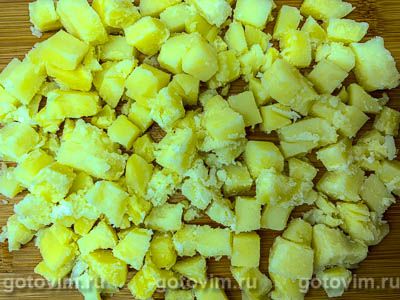 Салат с солеными груздями, огурцом и картофелем, Шаг 04