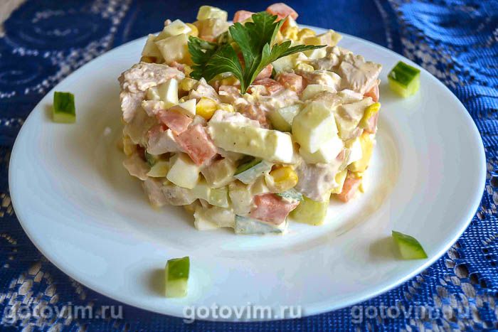 Салат из индейки с картофелем и кукурузой . Фотография рецепта