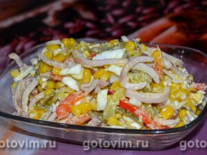 Салат из кальмаров с солеными огурцами