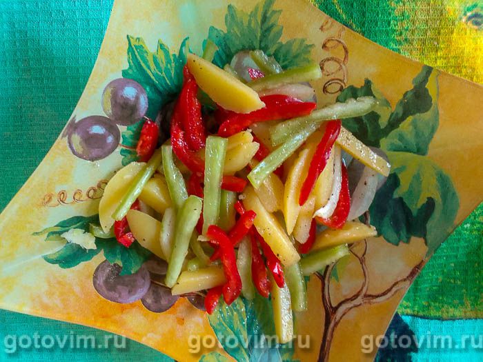 Острый картофельный салат с болгарским перцем. Фотография рецепта