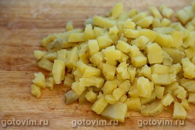 Картофельный салат с жареными колбасками , Шаг 02