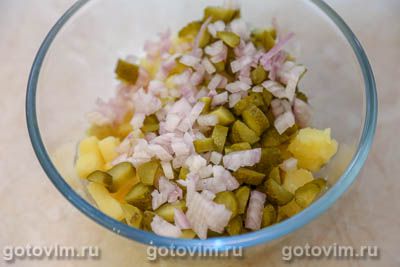 Немецкий картофельный салат с луком и огурцами, Шаг 05