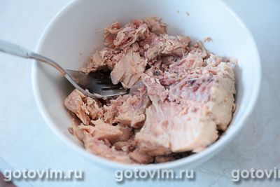 Салат из фасоли с консервированной горбушей, Шаг 04
