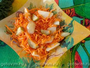 Салат из корейской моркови с картофелем и маринованными огурцами