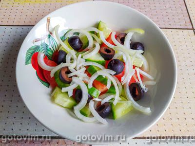 Салат с креветками, огурцом, помидорами и ржаными сухариками, Шаг 06