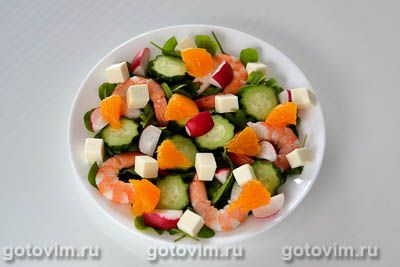 Салат с тигровыми креветками, рукколой, фетой и мандарином, Шаг 05