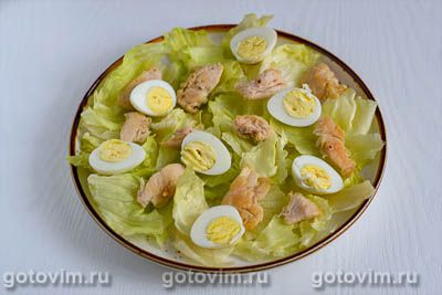 Салат с жареной куриной грудкой, помидорами черри и перепелиными яйцами, Шаг 03