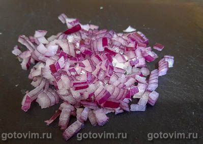Легкий салат из куриных сердечек с маринованными огурцами, Шаг 05