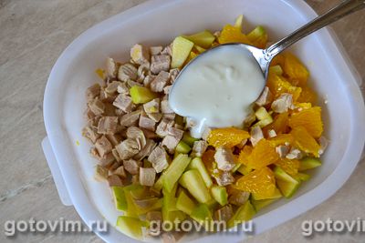 Фитнес-салат с курицей, яблоками и апельсином, Шаг 06