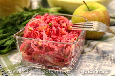 Салат из квашеной капусты с яблоками и свеклой. Фото-рецепт