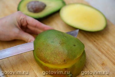 Салат из манго с авокадо и сыром моцарелла, Шаг 01
