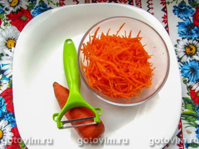 Салат из морской капусты с яйцом, огурцом, морковью и яблоками, Шаг 01