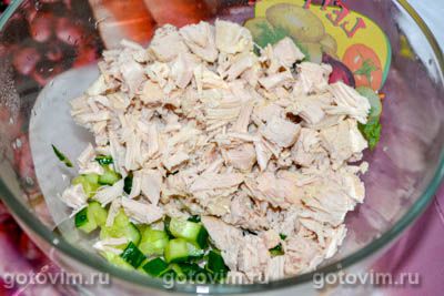 Мясной салат из свинины, копченой курицы и овощей, Шаг 01