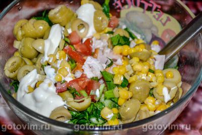Мясной салат из свинины, копченой курицы и овощей, Шаг 06