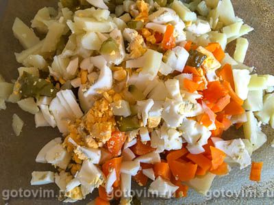Салат с крабовыми палочками, солеными огурцами и овощами, Шаг 02
