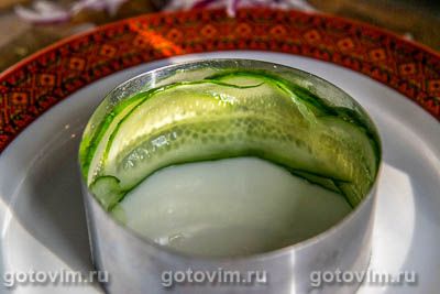 Салат из печени трески с яйцом и огурцом, Шаг 08