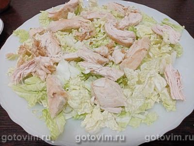 Салат из пекинской капусты с куриной грудкой, сыром и помидорами , Шаг 02