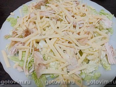 Салат из пекинской капусты с куриной грудкой, сыром и помидорами , Шаг 03