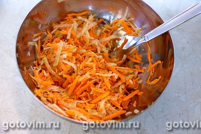 Салат из редьки с морковью и зернами граната, Шаг 03