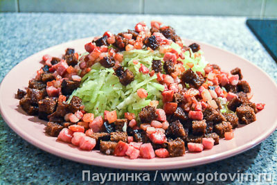 Салат из редьки с сухариками и шкварками. Фото-рецепт