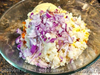 Салат из риса с сыром и колбасой, Шаг 03