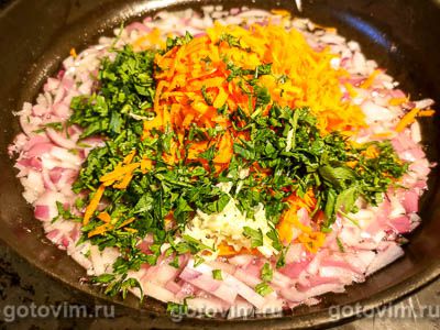 Теплый салат из рисовой лапши с консервированным кальмаром, Шаг 02