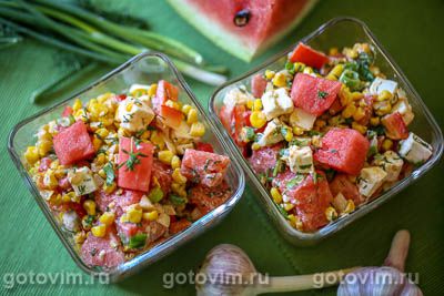 Сальса из арбуза с брынзой и кукурузой