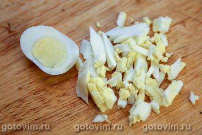 Салат из говяжьего сердца с яйцом, маринованным луком и сладким перцем, Шаг 06