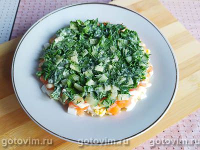 Слоеный салат со слабосоленой семгой, яйцом и сыром, Шаг 07